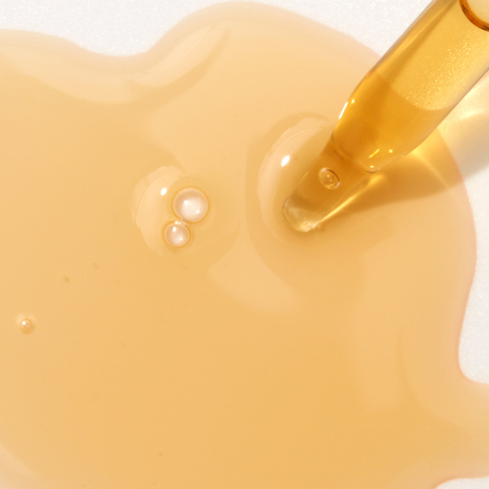 Rose Hips Nourishing Oil Swatch